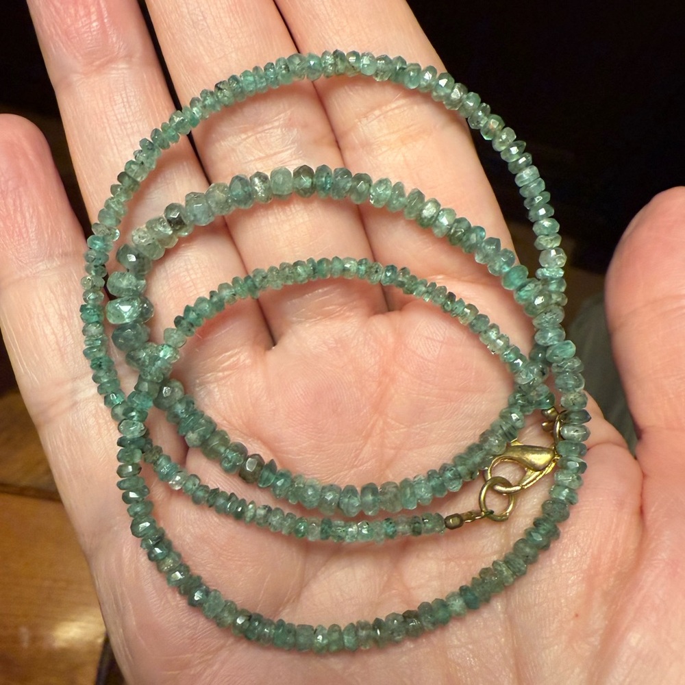 Faceted natural emerald bead necklace - Picture 14 of 14